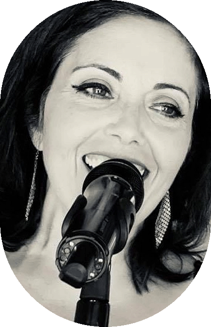 close up of italian singer Antonella Vizzini at the microphone